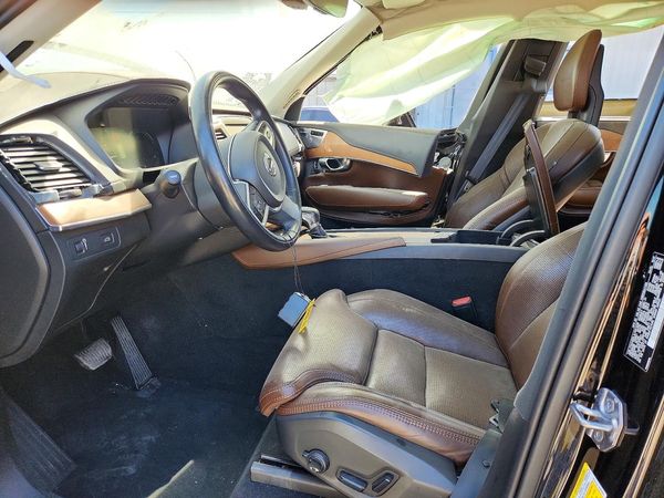 2018 VOLVO XC90