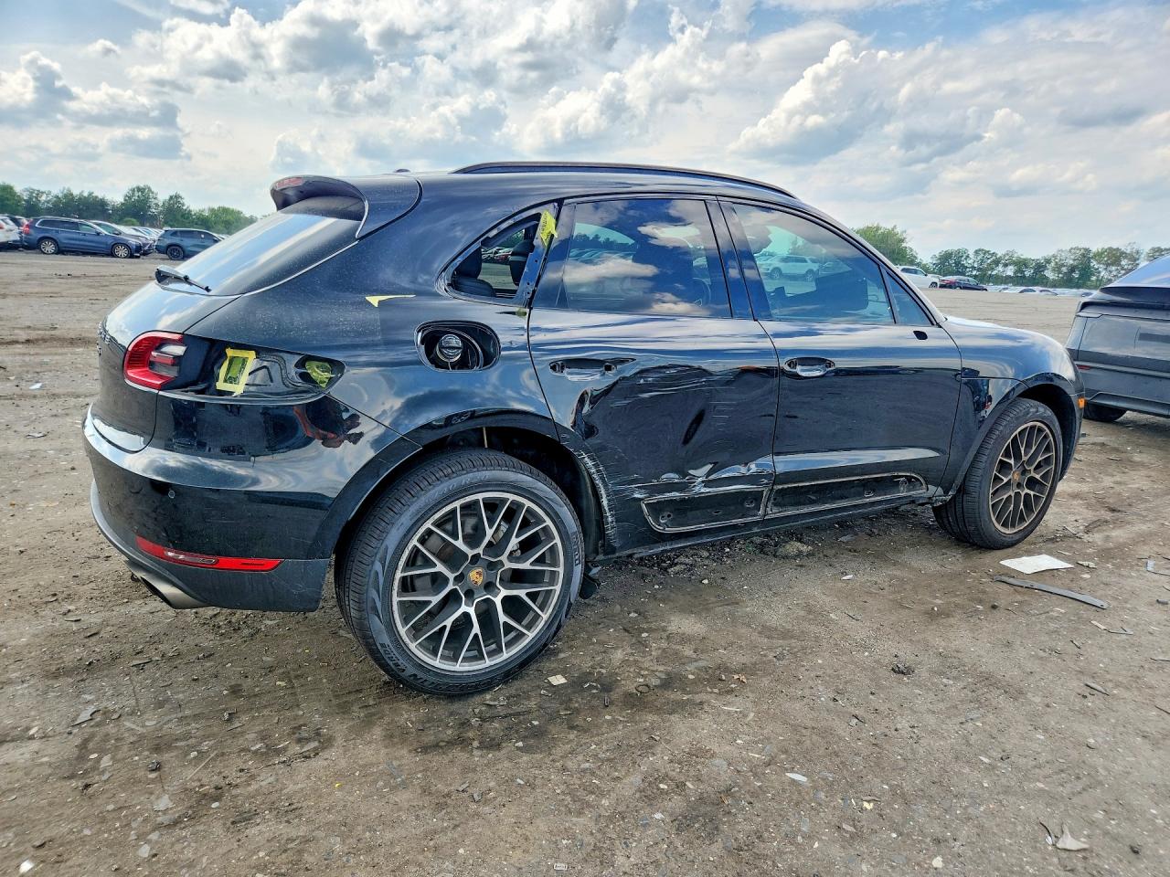 2017 PORSCHE MACAN