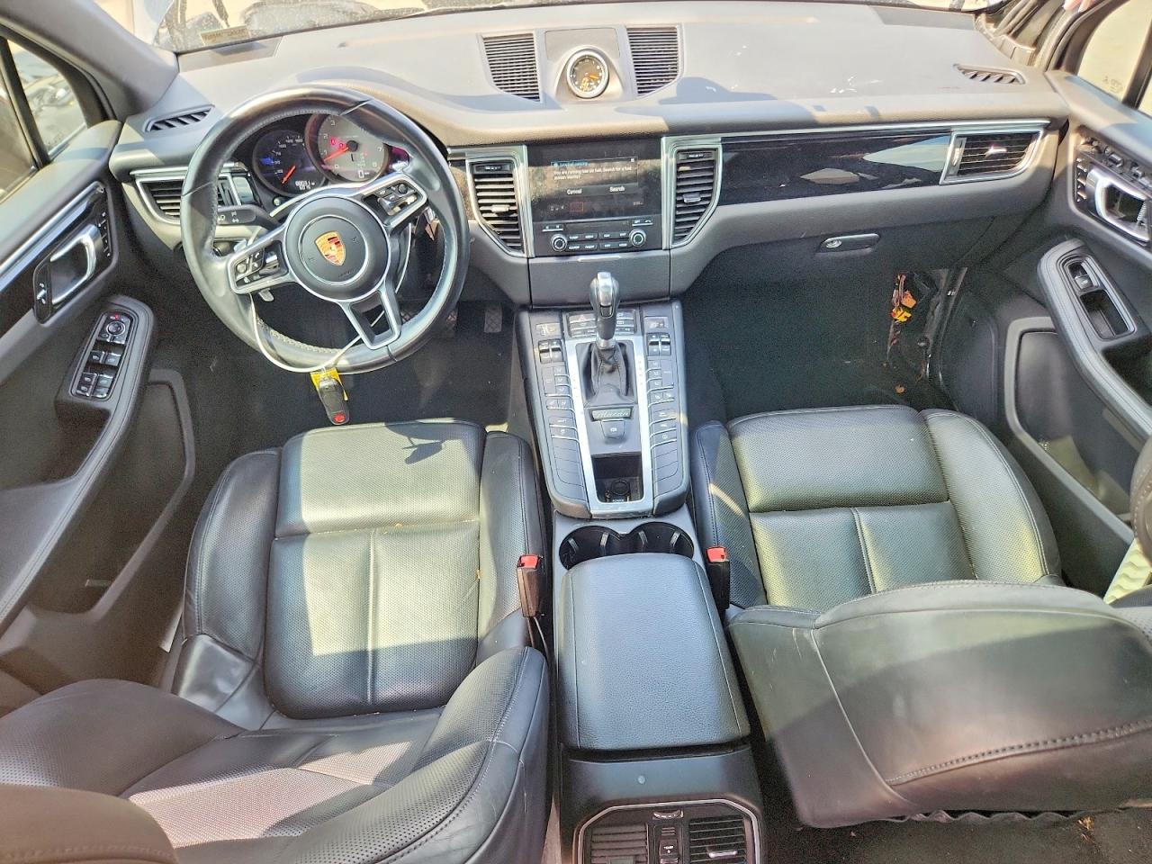 2017 PORSCHE MACAN