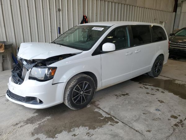 2018 DODGE CARAVAN SE — Front 3/4
