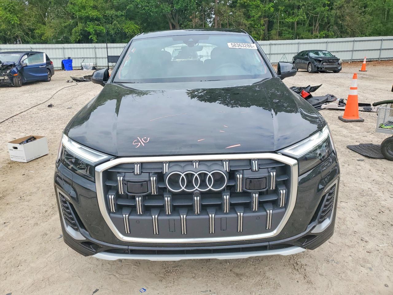 2025 AUDI Q7 quattro Premium Plus