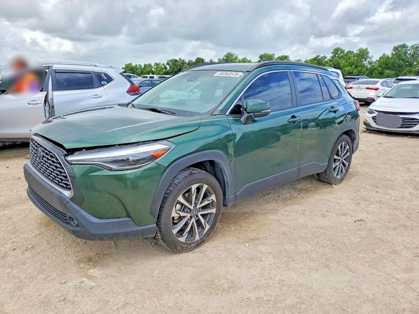 2022 TOYOTA COROLLA CROSS XLE