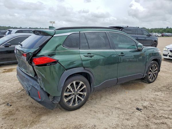 2022 TOYOTA COROLLA CROSS XLE