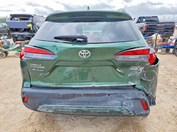 2022 TOYOTA COROLLA CROSS XLE