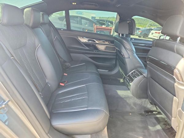 2020 BMW 750 xDrive