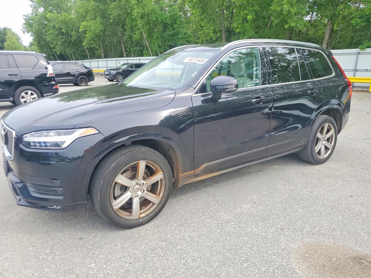 2021 VOLVO XC90 Momentum