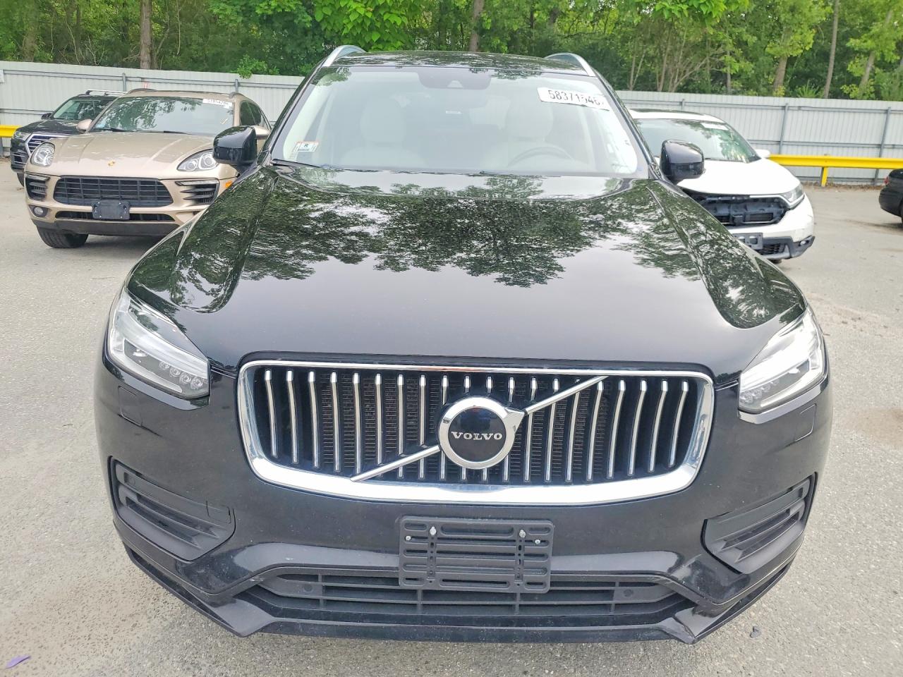 2021 VOLVO XC90 Momentum