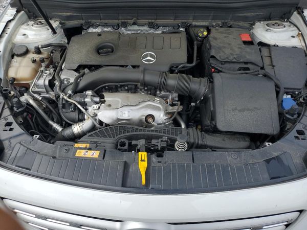2021 MERCEDES-BENZ GLB GLB250
