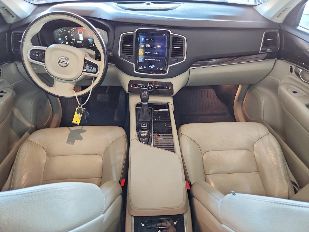 2019 VOLVO XC90 Momentum