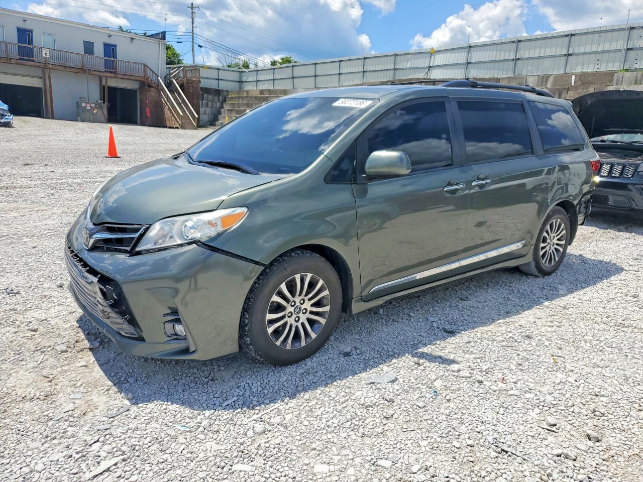 2018 TOYOTA SIENNA