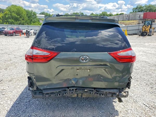 2018 TOYOTA SIENNA