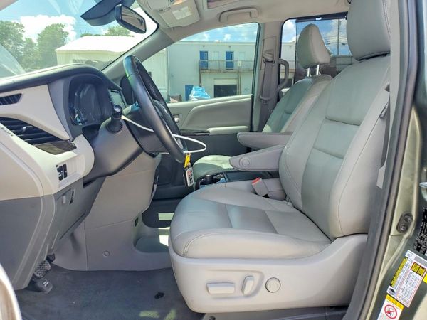 2018 TOYOTA SIENNA