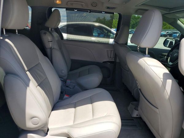 2018 TOYOTA SIENNA