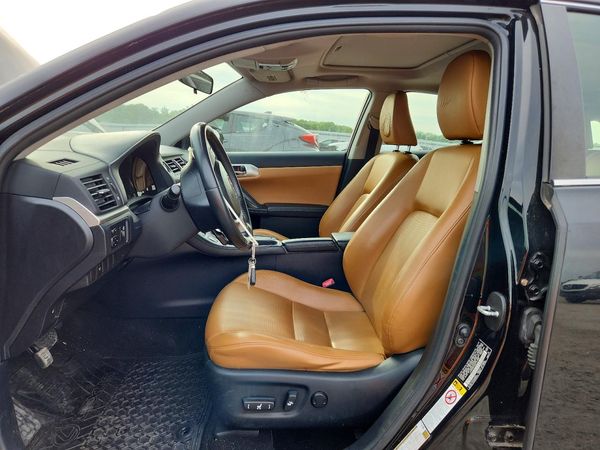 2013 LEXUS CT 200h
