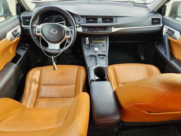 2013 LEXUS CT 200h