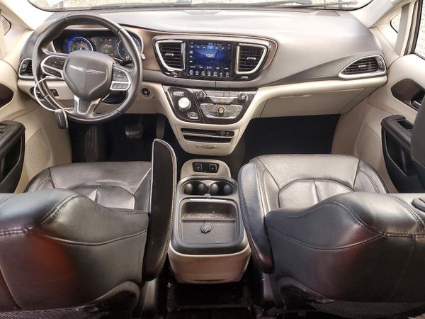2017 CHRYSLER PACIFICA Touring L