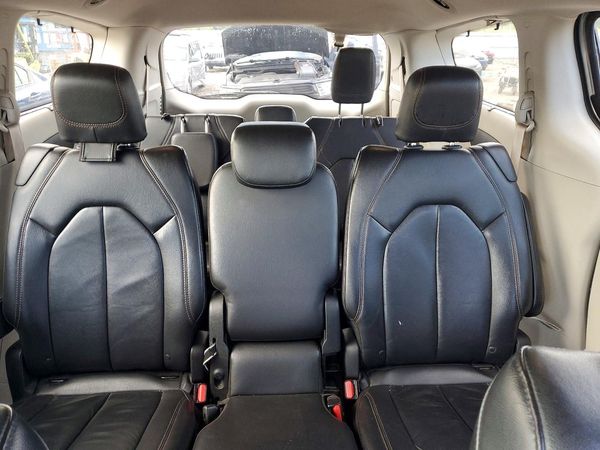 2017 CHRYSLER PACIFICA Touring L