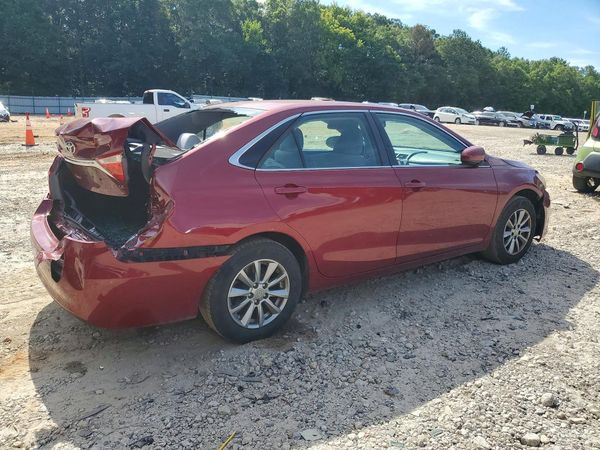 2015 TOYOTA CAMRY