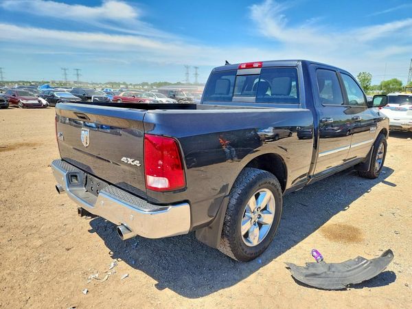 2014 RAM 1500 SLT CREW CAB 4X4