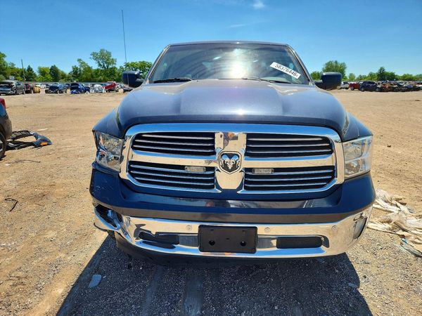 2014 RAM 1500 SLT CREW CAB 4X4