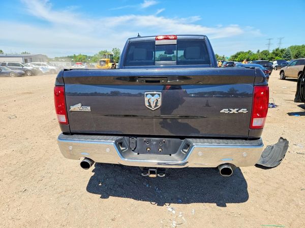 2014 RAM 1500 SLT CREW CAB 4X4