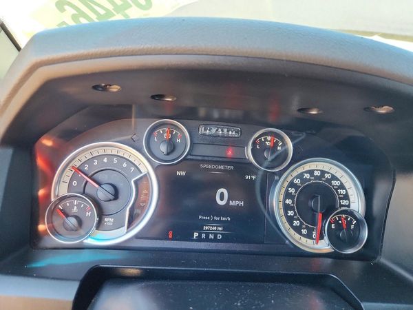 2014 RAM 1500 SLT CREW CAB 4X4
