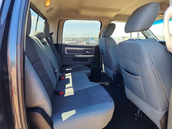2014 RAM 1500 SLT CREW CAB 4X4