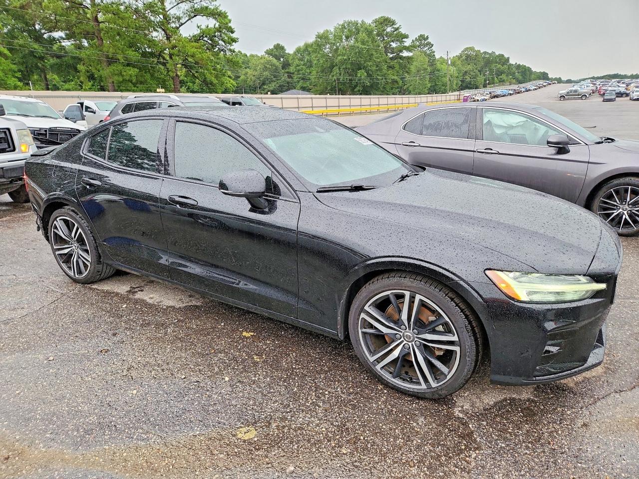 2021 VOLVO S60 R-Design