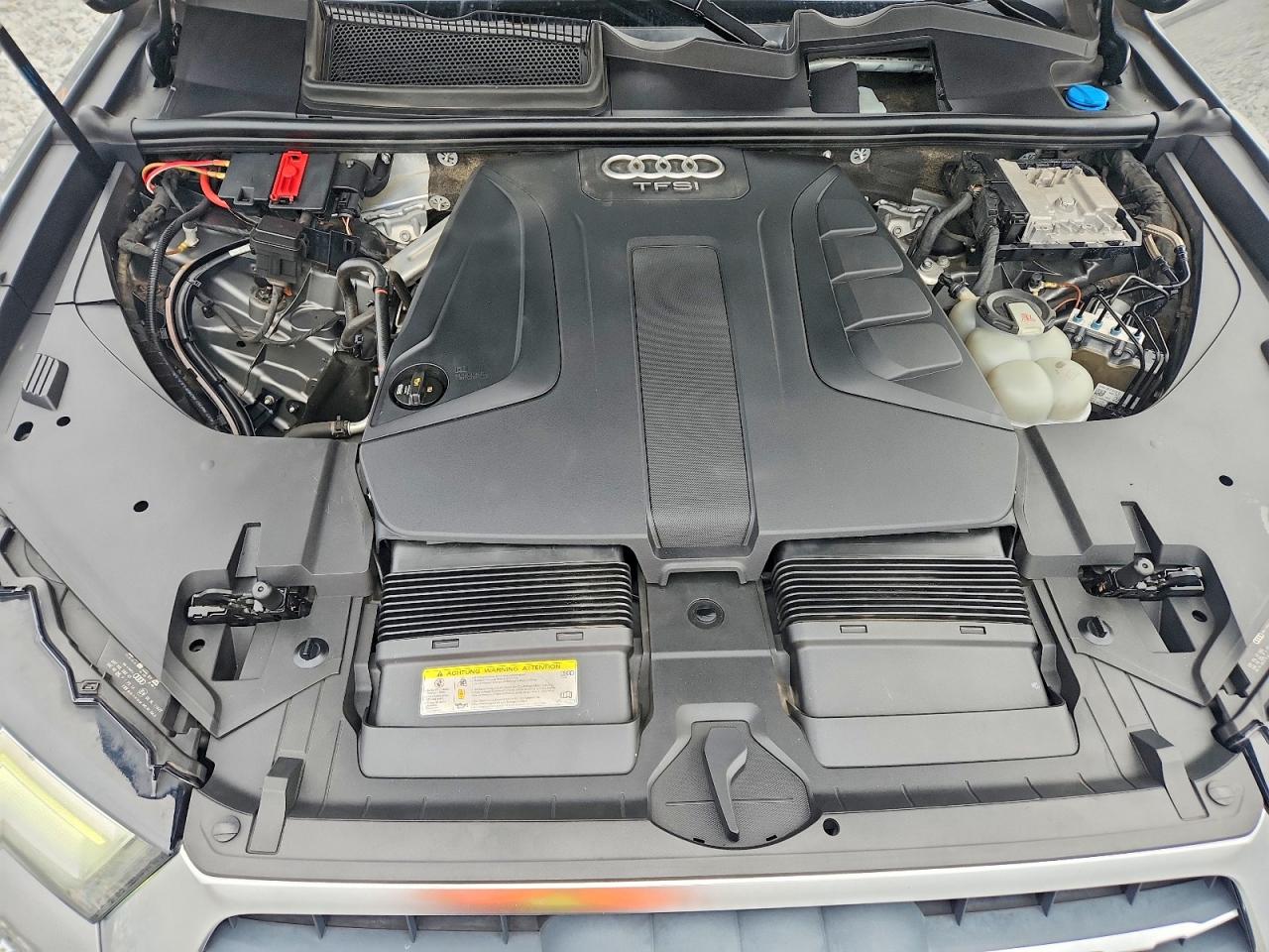 2017 AUDI Q7 quattro Premium