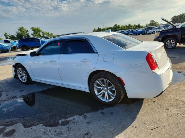 2017 CHRYSLER 300