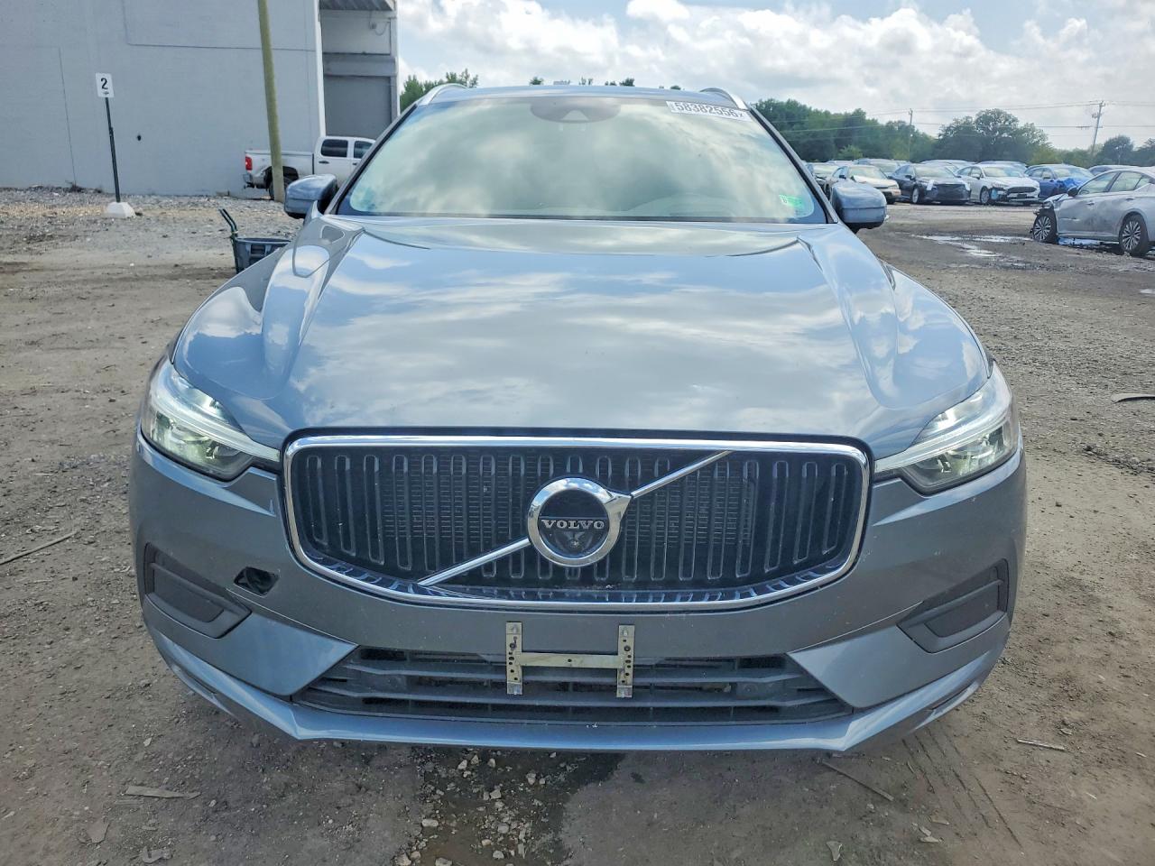 2021 VOLVO XC60 Momentum