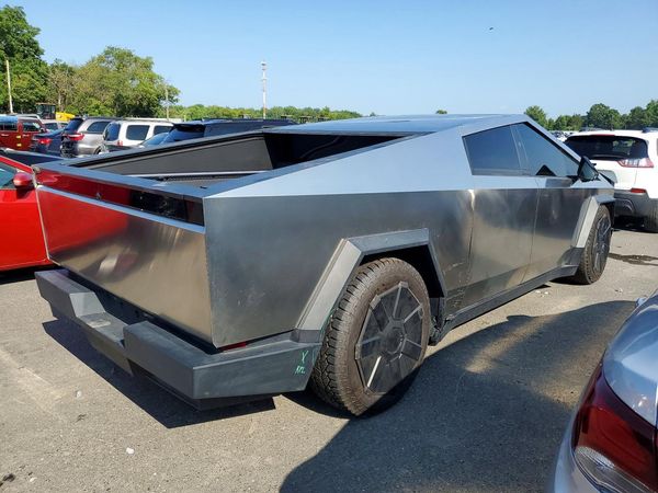 2024 TESLA CYBERTRUCK