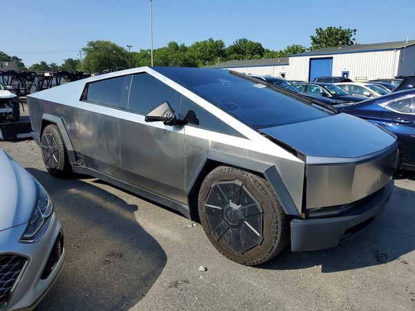 2024 TESLA CYBERTRUCK