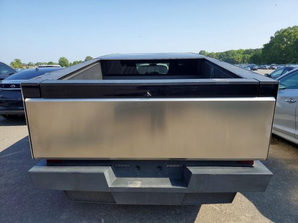 2024 TESLA CYBERTRUCK
