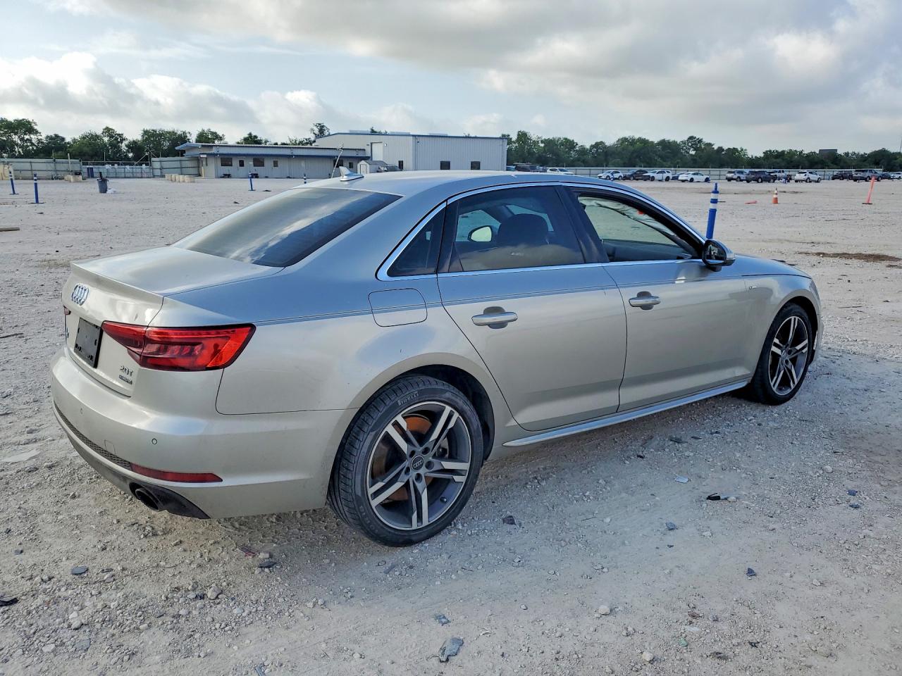 2017 AUDI A4 quattro Prestige