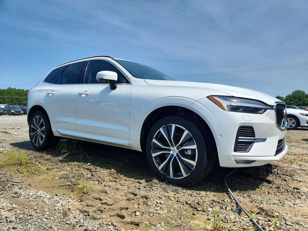 2022 VOLVO XC60 Momentum (excl S60)