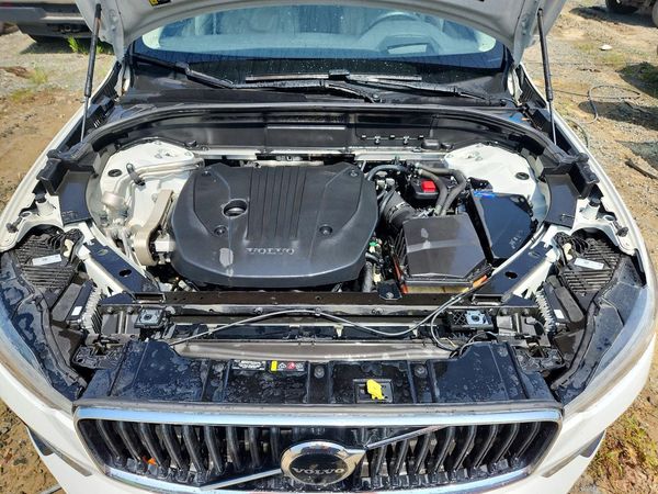 2022 VOLVO XC60 Momentum (excl S60)
