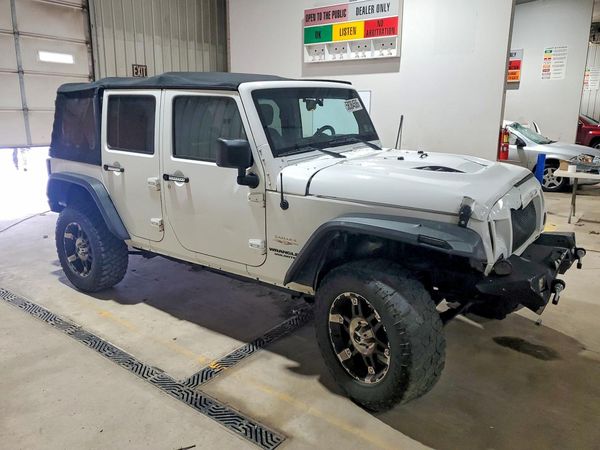 2013 JEEP WRANGLER Sahara — Passenger 3/4