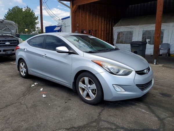 2013 HYUNDAI ELANTRA — Passenger 3/4
