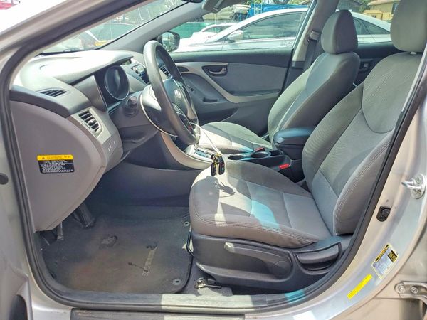2013 HYUNDAI ELANTRA — DENT