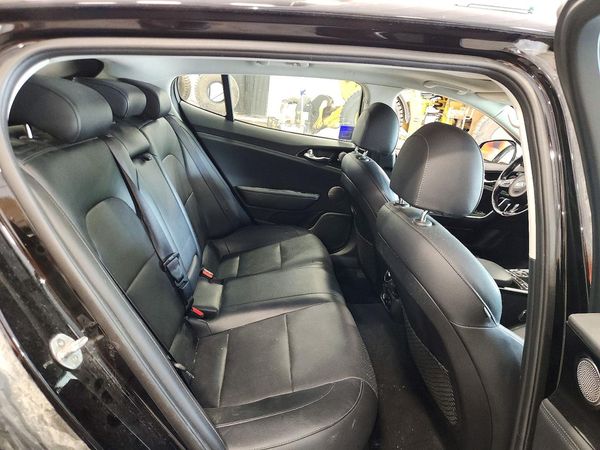 2018 KIA STINGER Premium