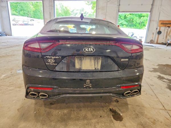 2018 KIA STINGER Premium