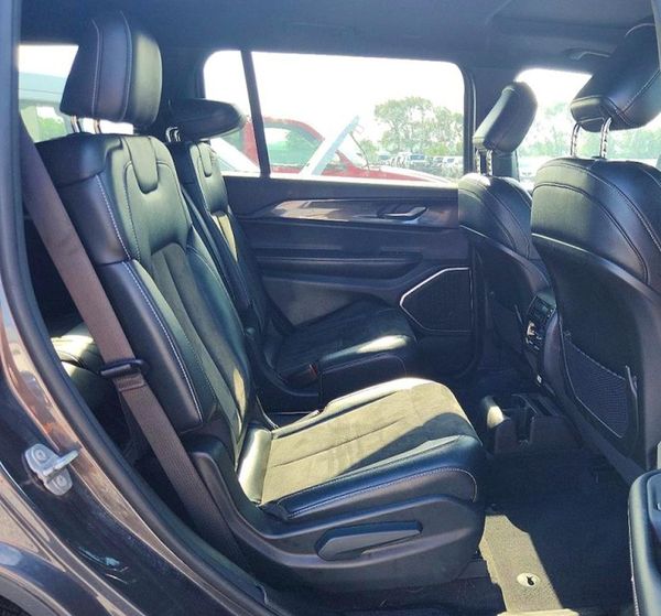 2021 JEEP GRAND CHEROKEE Laredo