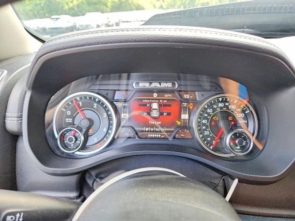 2022 RAM 1500 LARAMIE CREW CAB 4X4