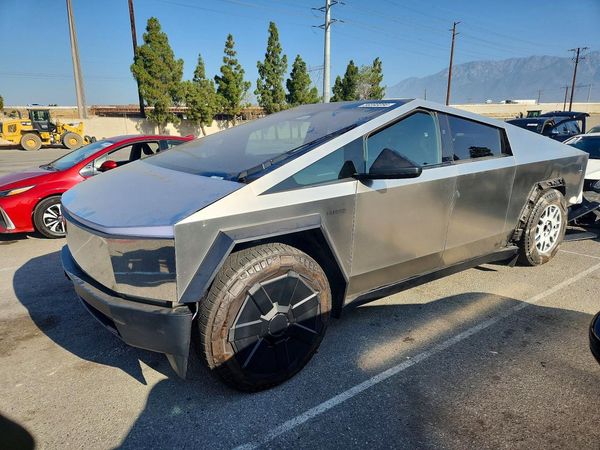 2024 TESLA CYBERTRUCK
