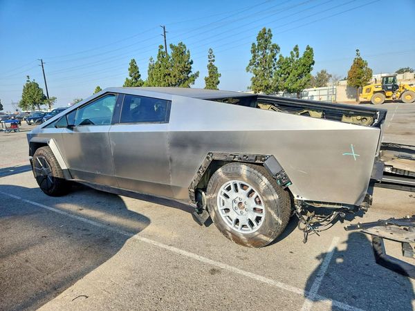 2024 TESLA CYBERTRUCK