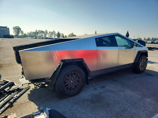 2024 TESLA CYBERTRUCK
