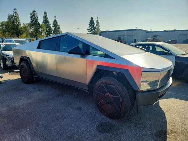 2024 TESLA CYBERTRUCK