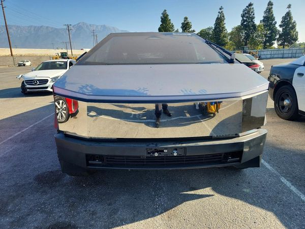 2024 TESLA CYBERTRUCK