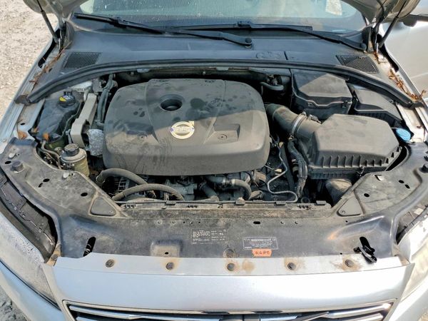 2015 VOLVO S80 Premier (non R design)